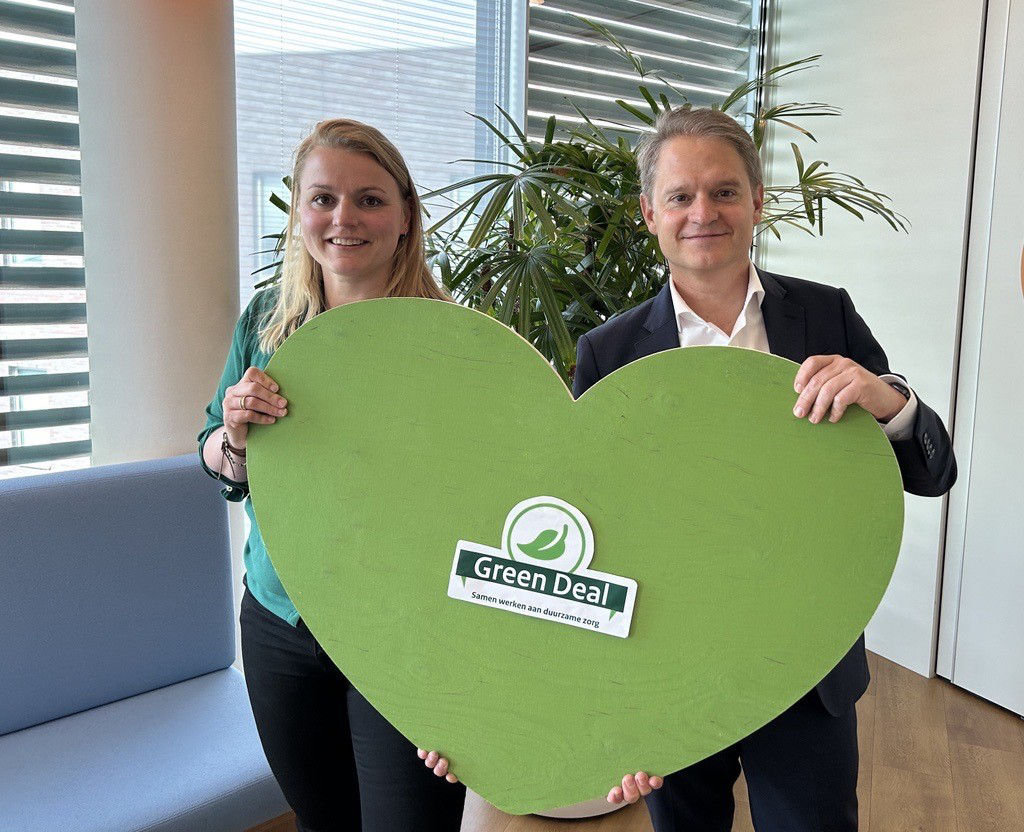 Nacho en Simone groen hart bijgesneden (002)