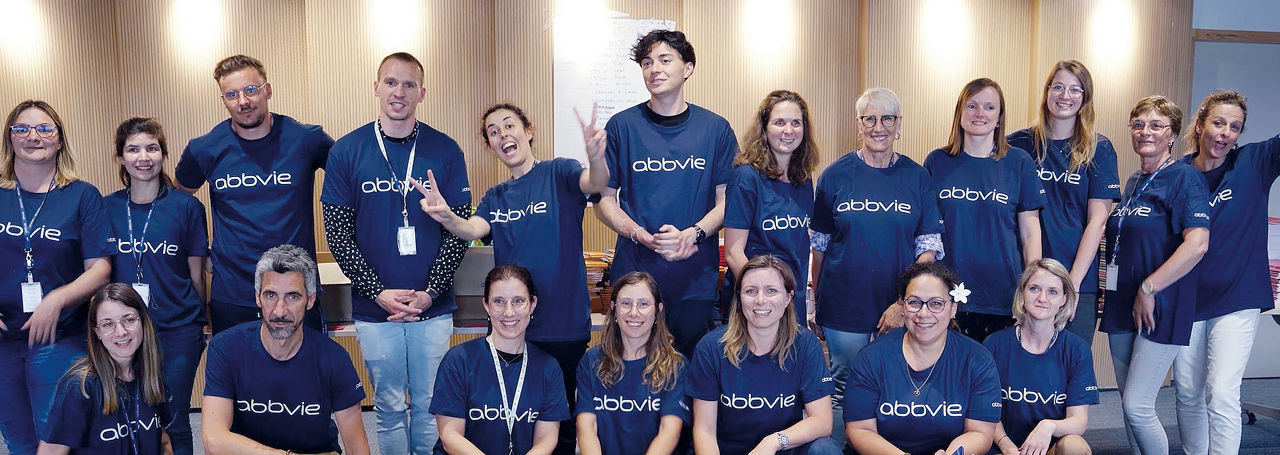 Employés d'AbbVie travaillant avec des enfants lors de l'événement Semaine des possibilités