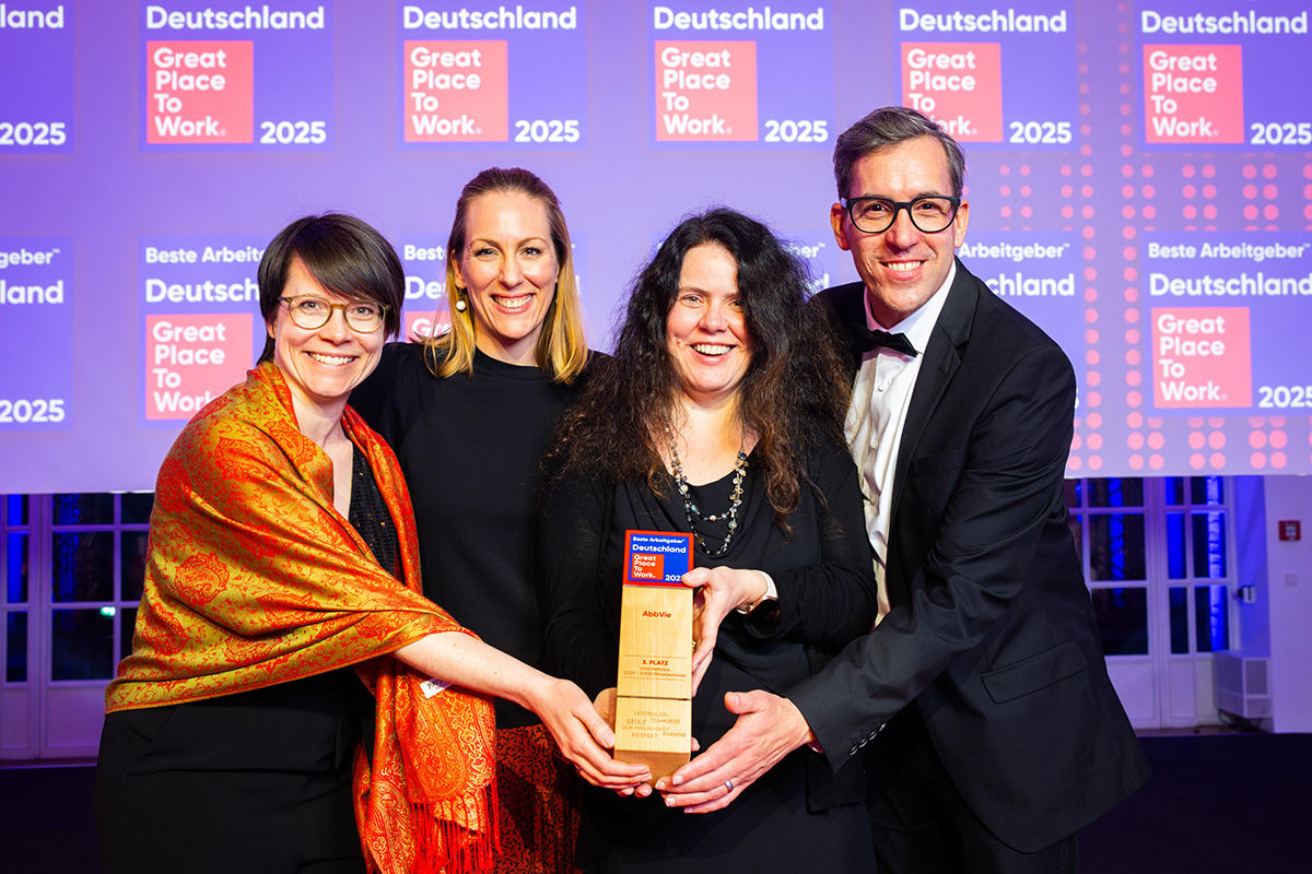 Das AbbVie-Team erhält die Auszeichnung von Great Place to Work
