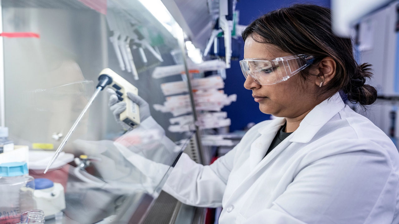 woman-in-lab
